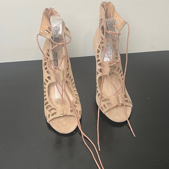Shoemint Nude Curved Cut Outs Sandals 8 - Picture 10 of 12